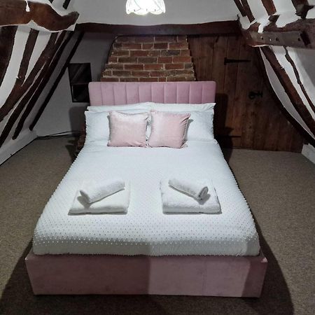 Two Bedroom Grade Ll Cottage At Az Luxury Stays Honey Horsefield With Wifi And Free Parking Hundon Ngoại thất bức ảnh